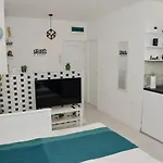 Deni *